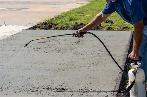 Applying Day1, Concrete Finishing Aid
Site
Solomon Colors
