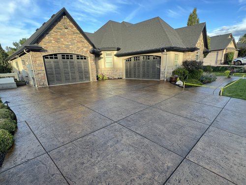 Brown Concrete Driveway, Stamped Concrete Driveway
Site
Solomon Colors
