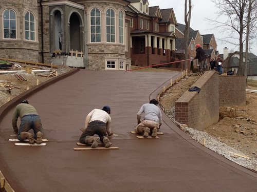 Finishing Concrete Driveway, Integral Color
Site
Solomon Colors
