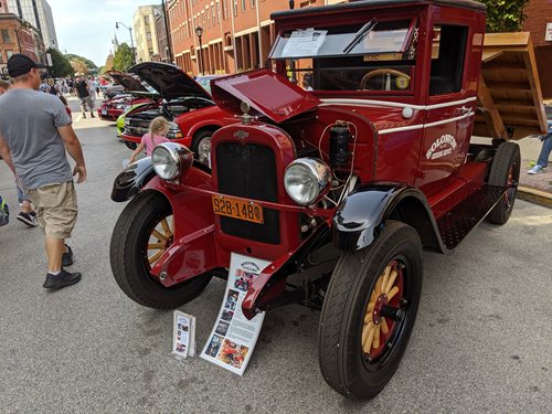 Restored 1927 Dump Truck, Car Show
Site
Solomon Colors
