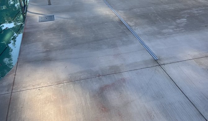 Colored Broom Finish Pool Deck, Discoloration
Site
Solomon Colors
